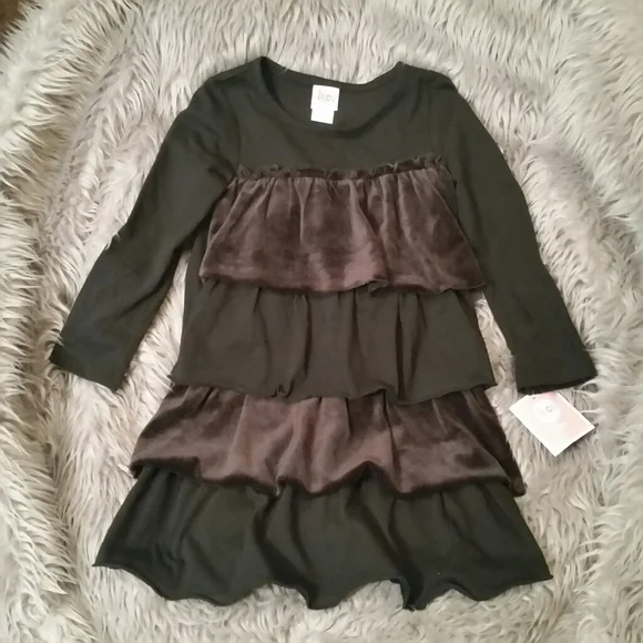 Great Christmas Gift New With Tags ruffle ebony dress NWT, dressy or casual, 4T - Picture 1 of 7